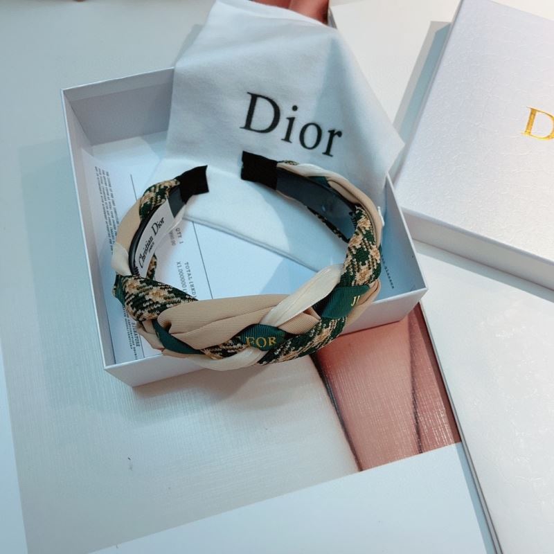 CHRISTIAN DIOR